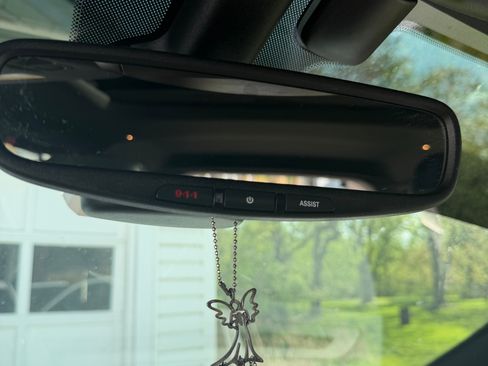 Used 2017 Jeep Grand Cherokee Limited image 16