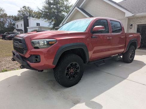 Used 2017 Toyota Tacoma TRD Pro image 4