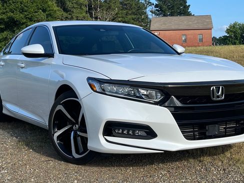 Used 2018 Honda Accord Sport image 5