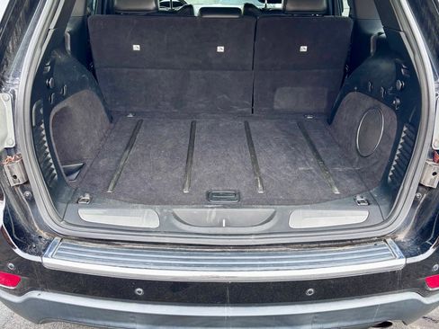 Used 2017 Jeep Grand Cherokee Limited w/ Luxury Group II image 18