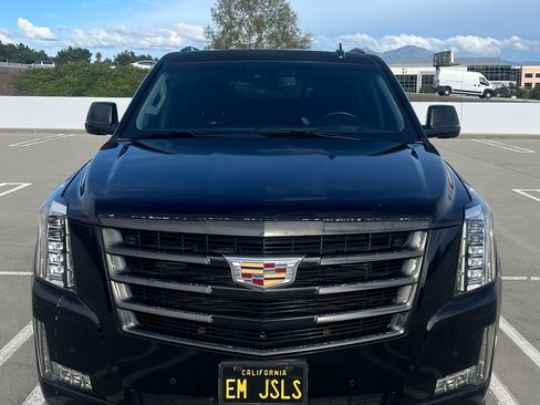 Used 2016 Cadillac Escalade ESV Luxury image 4
