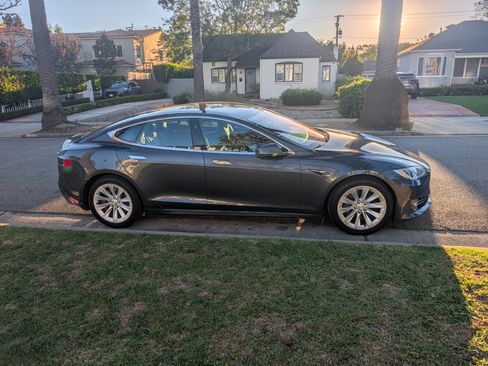 Used 2017 Tesla Model S 75D image 8