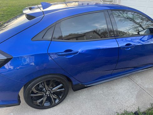 Used 2019 Honda Civic Sport Touring image 2