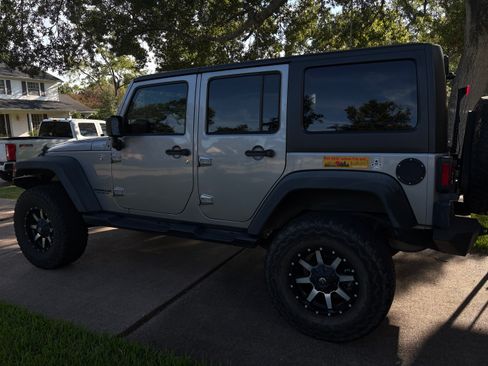 Used 2014 Jeep Wrangler Unlimited Sport w/ Quick Order Package 24S AWD/4WD image 5