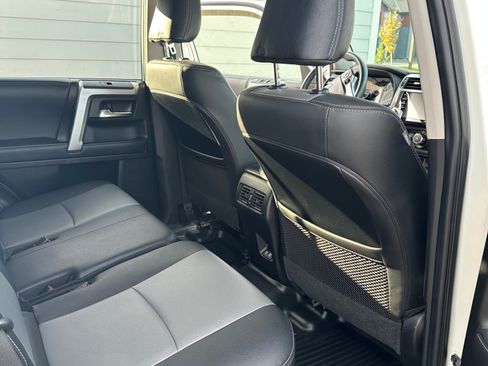 Used 2021 Toyota 4Runner SR5 Premium image 13