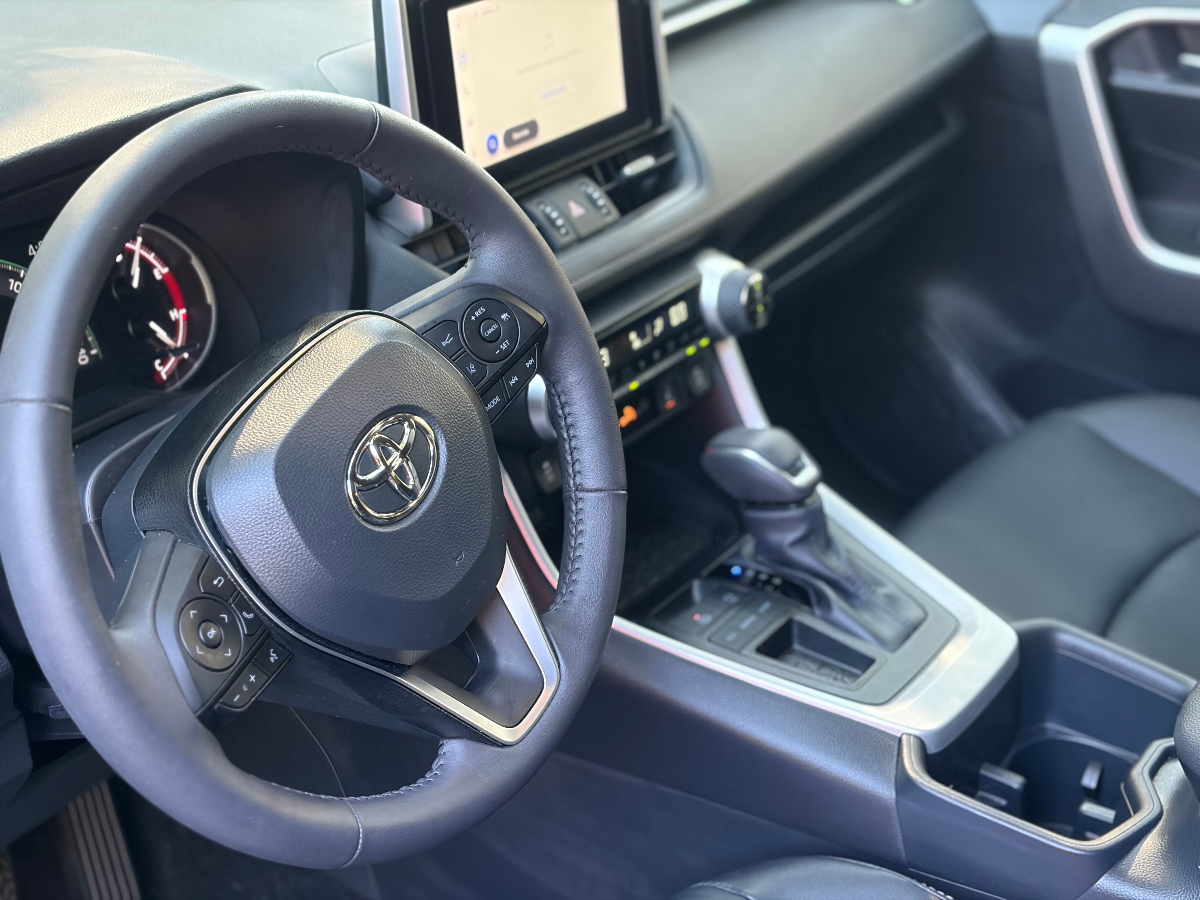 Used 2025 Toyota RAV4 XLE Premium w/ Weather Package FWD image 10