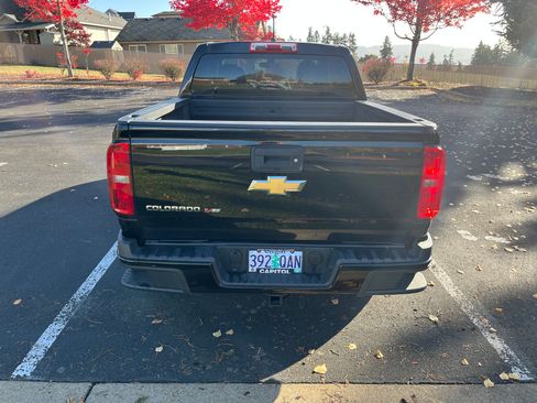 Used 2019 Chevrolet Colorado W/T w/ WT Convenience Package image 8