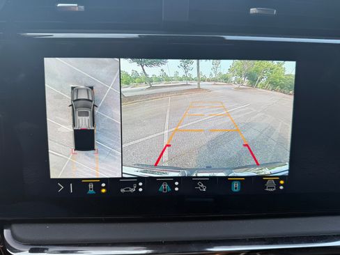 Used 2023 GMC Sierra 1500 AT4X image 14