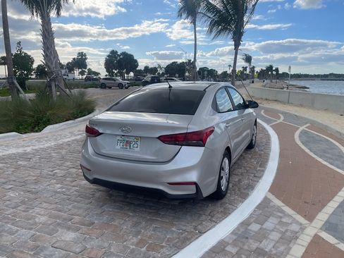 Used 2019 Hyundai Accent SE image 6