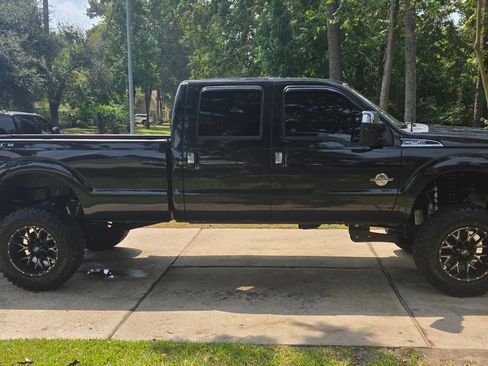 Used 2014 Ford F250 Platinum w/ FX4 Off-Road Package image 9