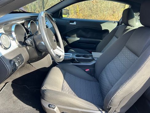 Used 2005 Ford Mustang GT image 12