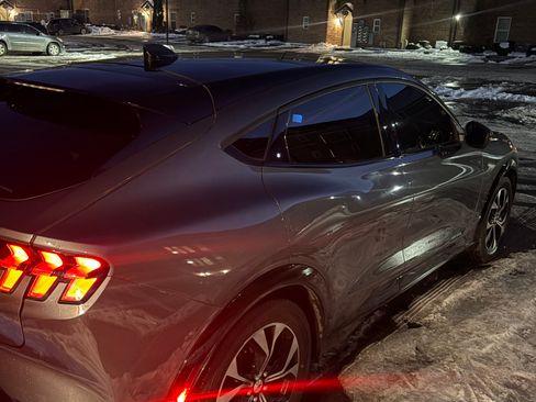 Used 2021 Ford Mustang Mach-E Premium image 19