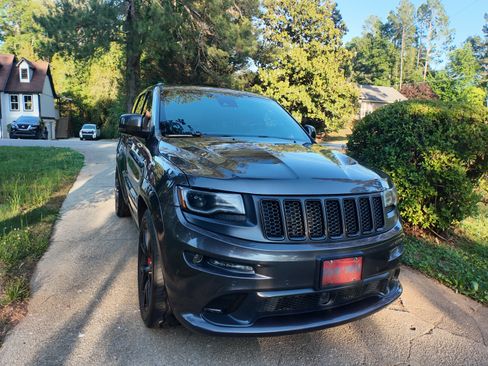 Used 2016 Jeep Grand Cherokee SRT AWD/4WD image 2