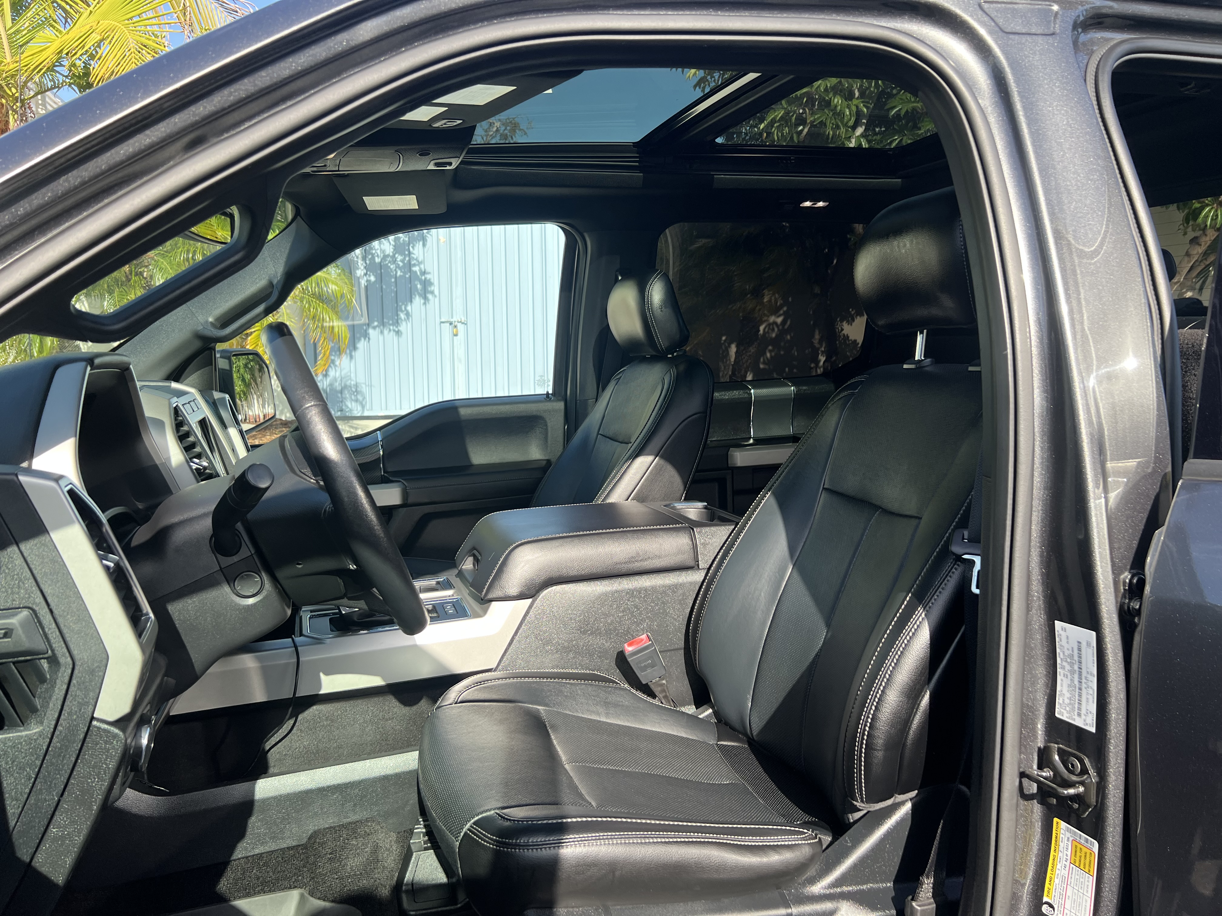 Used 2018 Ford F150 Lariat w/ Equipment Group 502A Luxury AWD/4WD image 18
