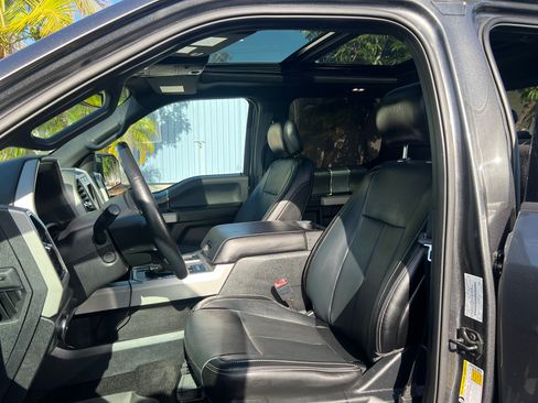Used 2018 Ford F150 Lariat w/ Equipment Group 502A Luxury AWD/4WD image 18