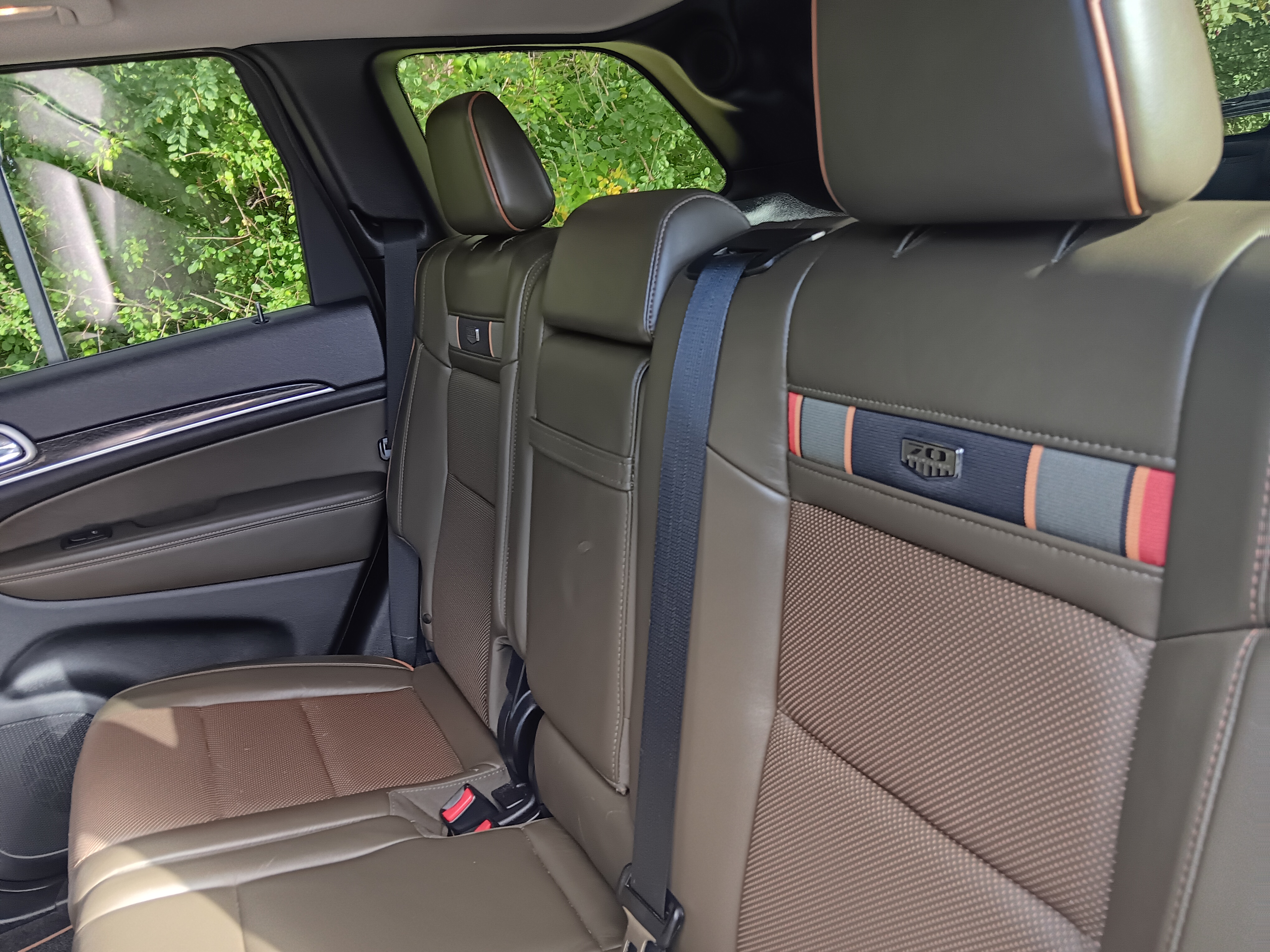 Used 2011 Jeep Grand Cherokee 70th Anniversary AWD/4WD image 13