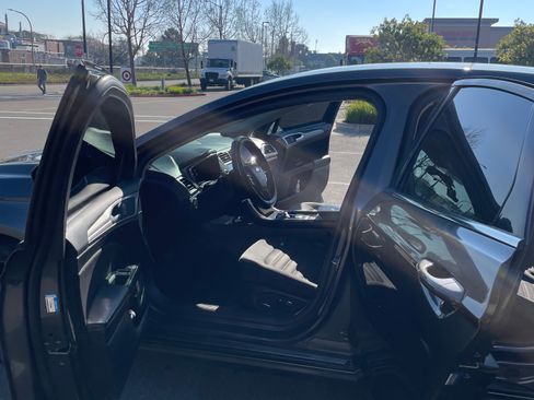 Used 2018 Ford Fusion SE image 19