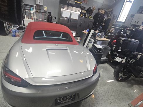 Used 2017 Porsche 718 Boxster image 9