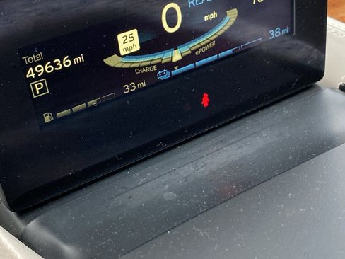 Used 2015 BMW i3 w/ Range Extender image 8