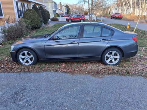 Used 2013 BMW 320i xDrive Sedan image 9