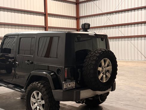 Used 2015 Jeep Wrangler Unlimited Sahara w/ Max Tow Package image 8