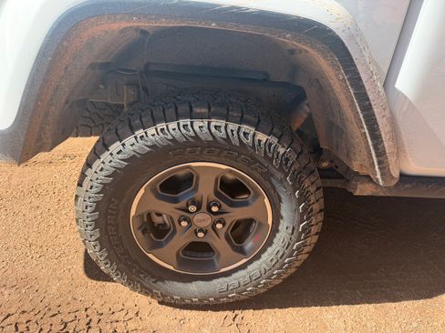 Used 2022 Jeep Gladiator Rubicon w/ Trailer Tow Package image 27