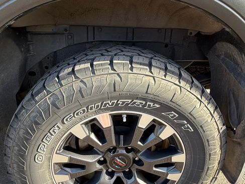 Used 2021 Nissan Titan PRO-4X w/ Pro-4x Convenience Package AWD/4WD image 28