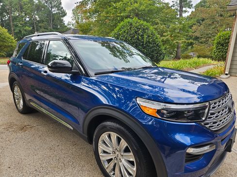 Used 2021 Ford Explorer Limited w/ Equipment Group 301A image 13