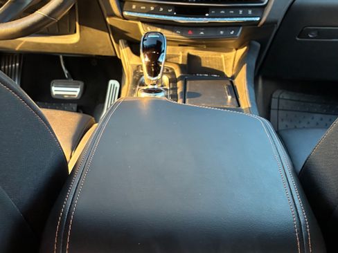 Used 2022 Cadillac CT5 V w/ Premium Package RWD image 8