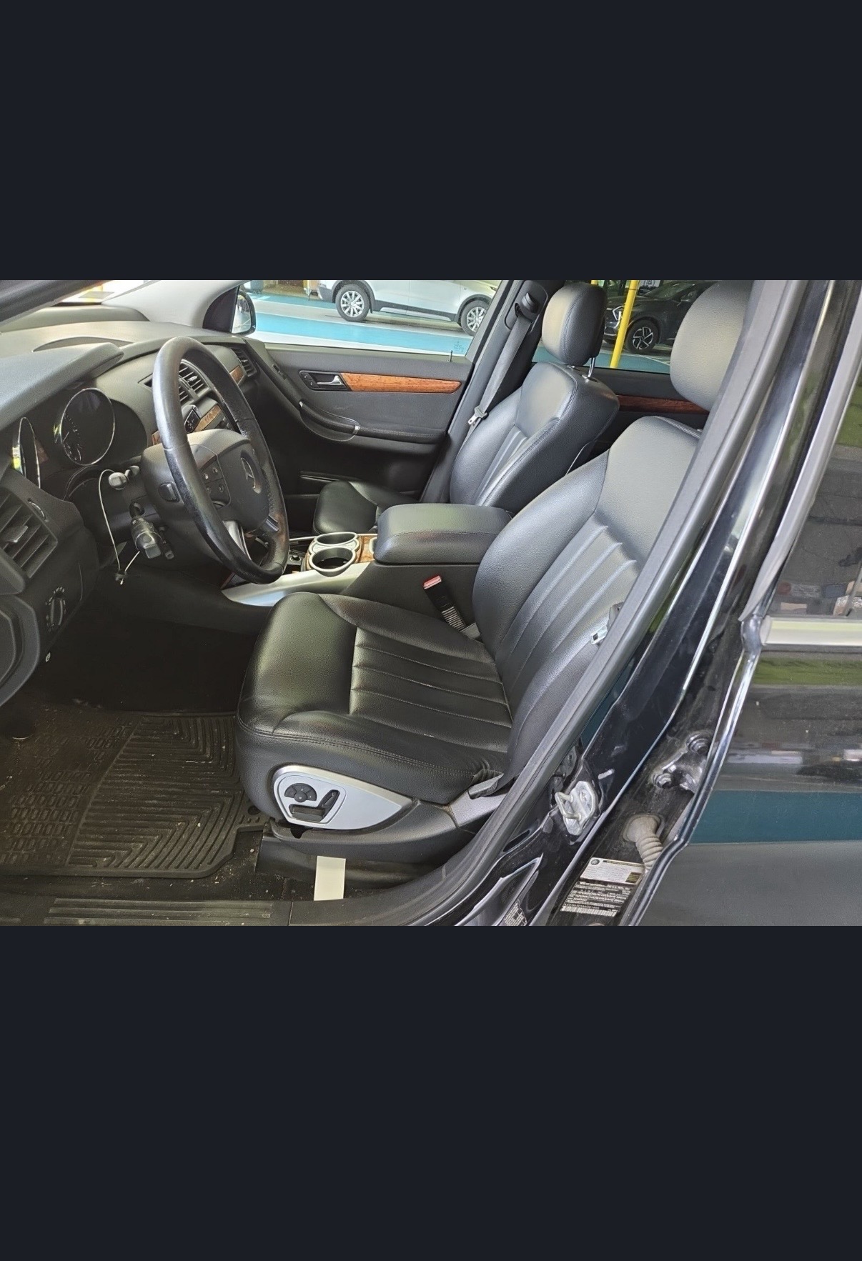 Used 2008 Mercedes-Benz R 350 4MATIC image 11