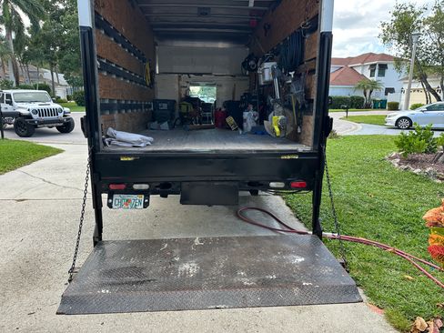 Used 2018 Ford E-350 and Econoline 350 Super Duty image 9