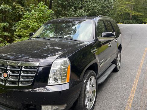 Used 2014 Cadillac Escalade Luxury image 6