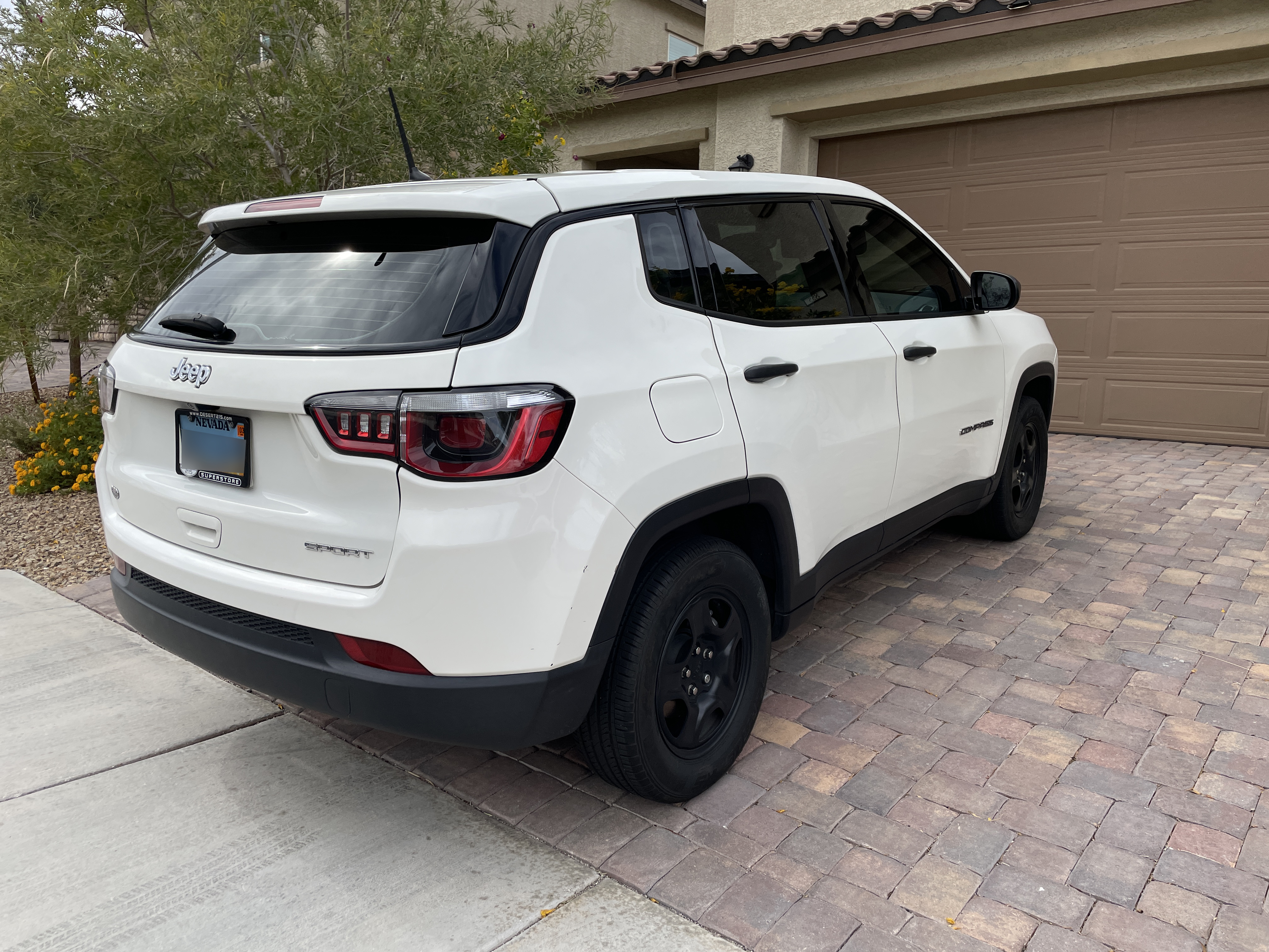 Used 2018 Jeep Compass Sport FWD image 8