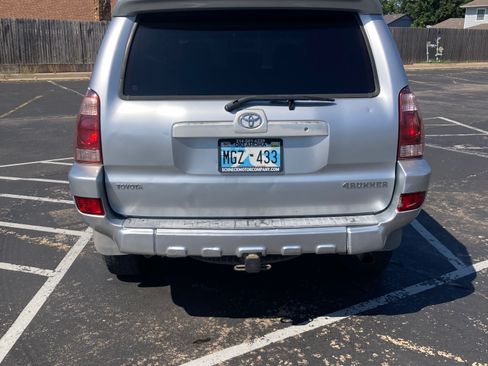 Used 2005 Toyota 4Runner SR5 RWD image 5