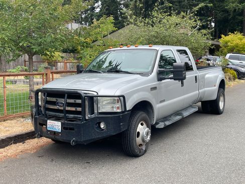 Used 2006 Ford F350 Lariat AWD/4WD image 1