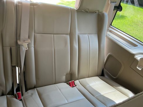 Used 2013 Ford Expedition XLT RWD image 13