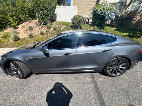 Used 2014 Tesla Model S P85 image 11
