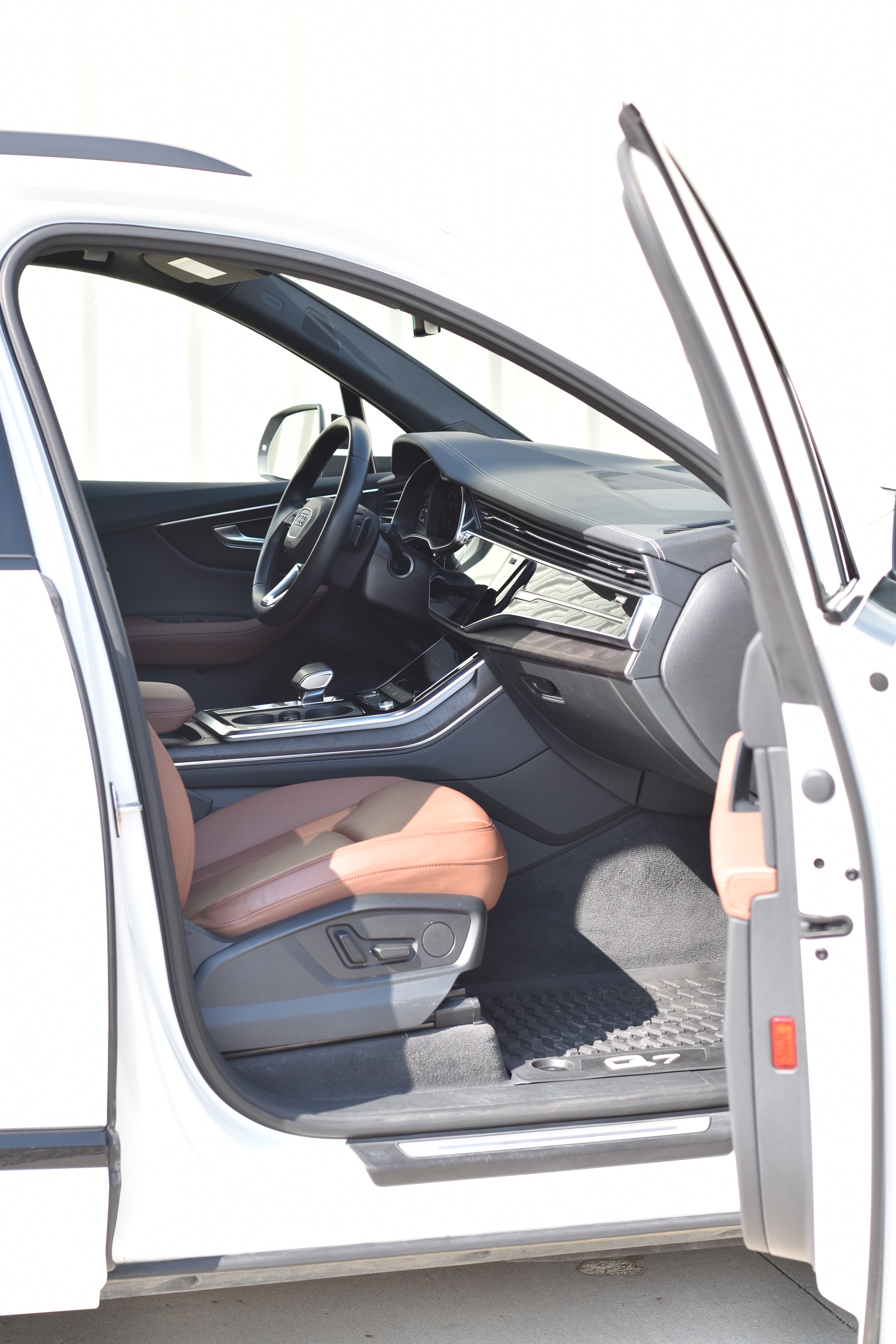 Used 2023 Audi Q7 2.0T Premium Plus w/ Premium Plus Package AWD/4WD image 18