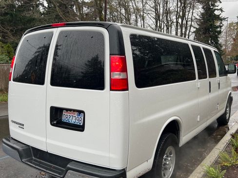 Used 2016 Chevrolet Express 3500 LT w/ LT Preferred Equipment Group image 13