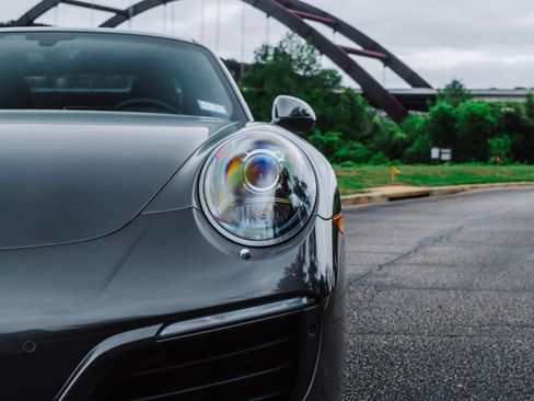 Used 2017 Porsche 911 Carrera S image 4