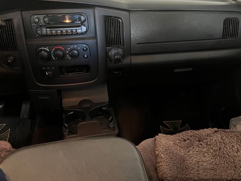 Used 2005 Dodge Ram 1500 Truck SLT w/ Sport Appearance Group image 4