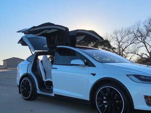 Used 2019 Tesla Model X P100D image 13
