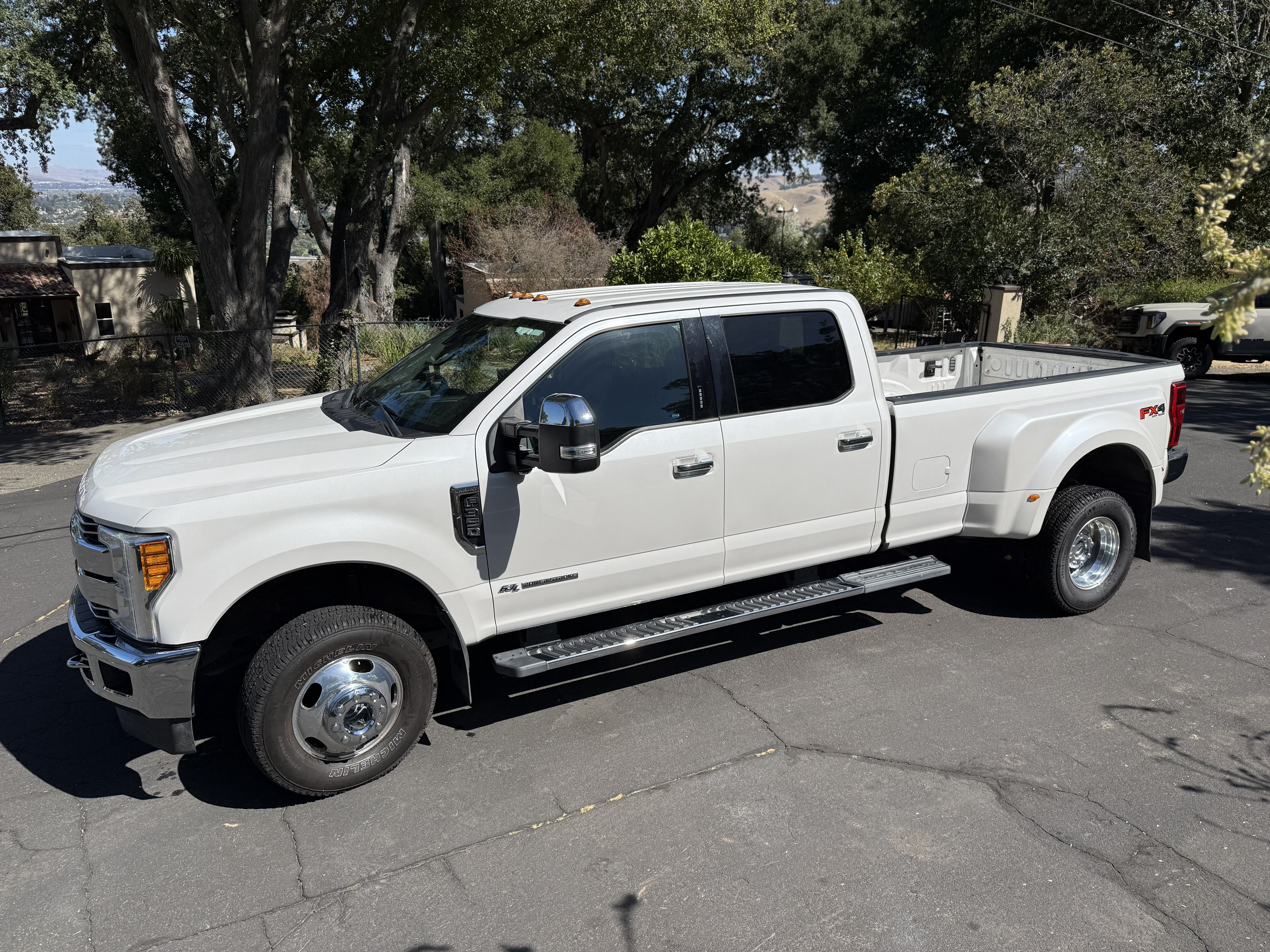Used 2017 Ford F350 Lariat w/ Tow Technology Bundle AWD/4WD image 1