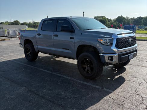 Used 2018 Toyota Tundra SR5 w/ TRD Off Road Package AWD/4WD image 8