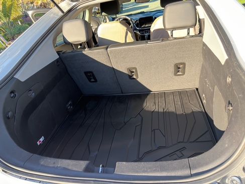 Used 2018 Chevrolet Volt Premier w/ Driver Confidence Package image 17