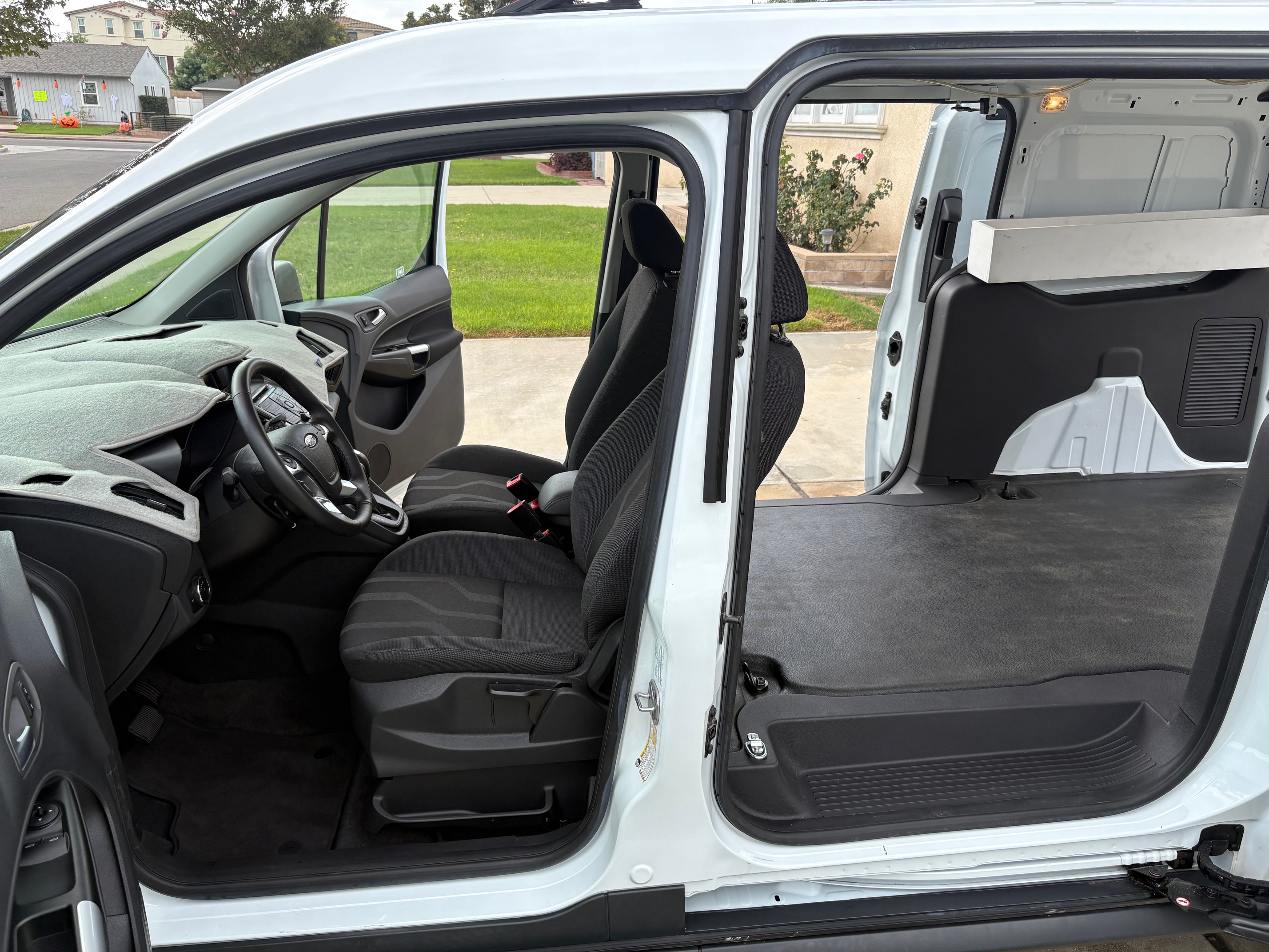 Used 2017 Ford Transit Connect XLT FWD image 13