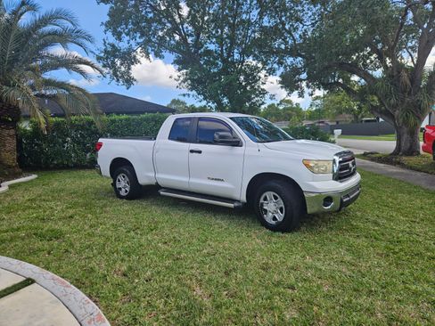 Used 2011 Toyota Tundra 2WD Double Cab w/ Tow Pkg image 10