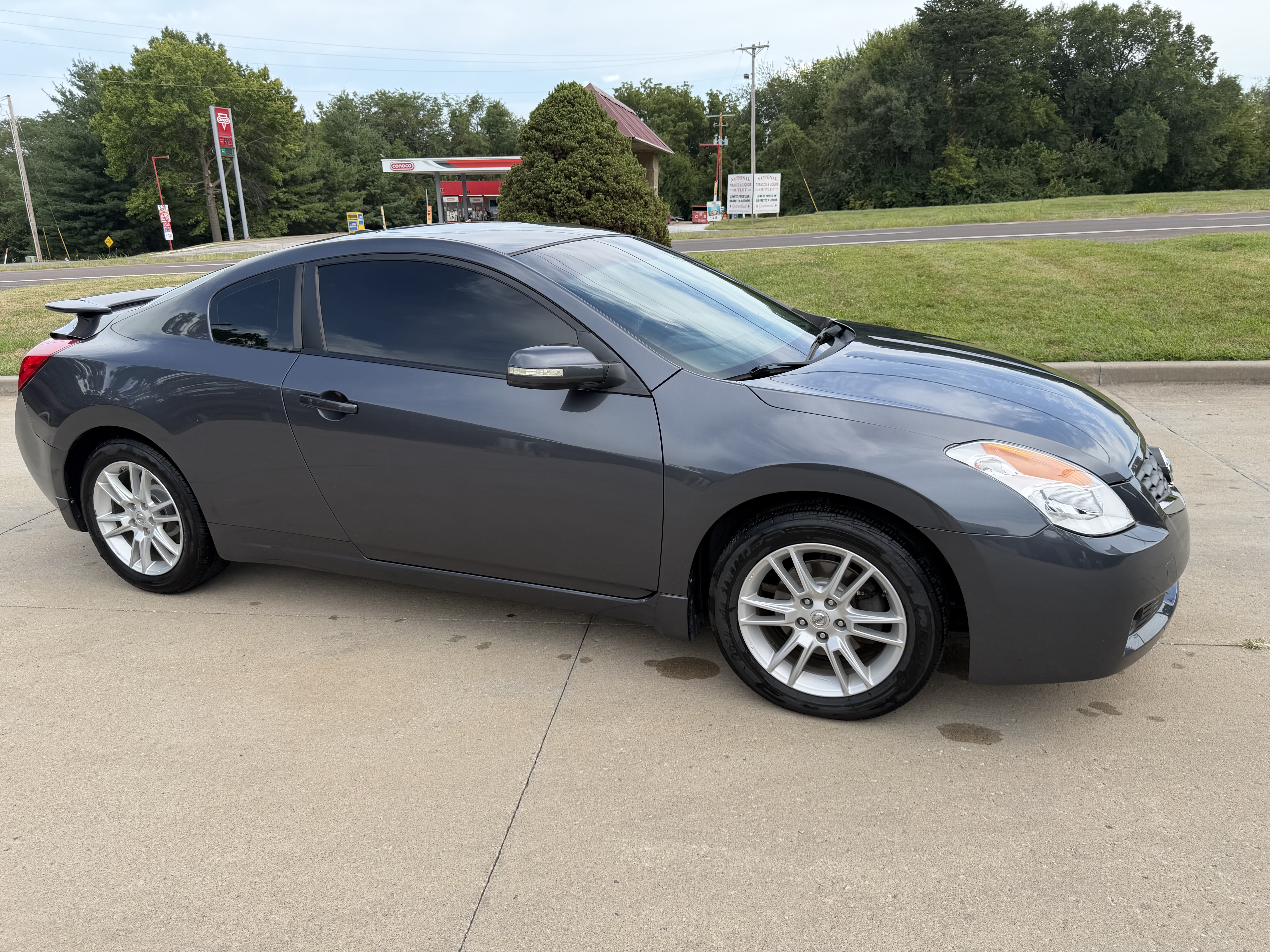Used 2008 Nissan Altima 3.5 SE w/ Premium Pkg FWD image 1