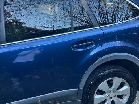 Used 2011 Subaru Outback 2.5i Limited w/ PWR Moonroof Pkg image 19