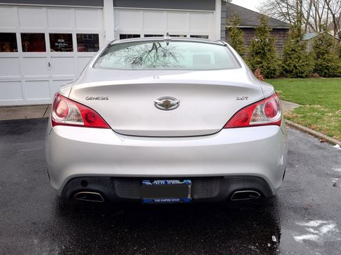 Used 2012 Hyundai Genesis 2.0T RWD image 5